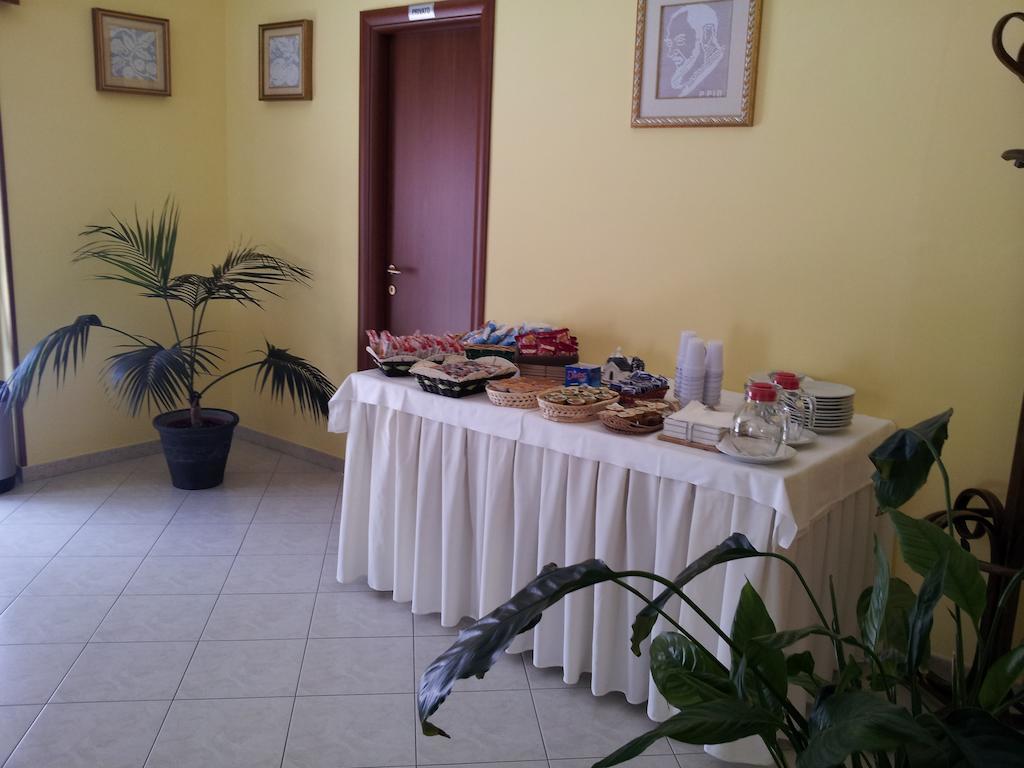 Holiday B&B Vico Del Gargano Exterior foto